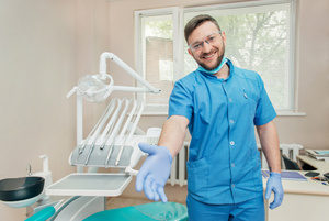 Smiling Implant Dentist